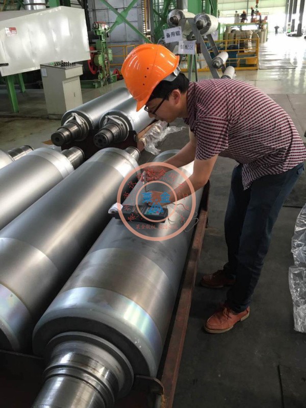 TH140型小黄片APP污版下载解決用戶現場檢測軋輥硬度的難題